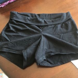 Never worn yoga shorts